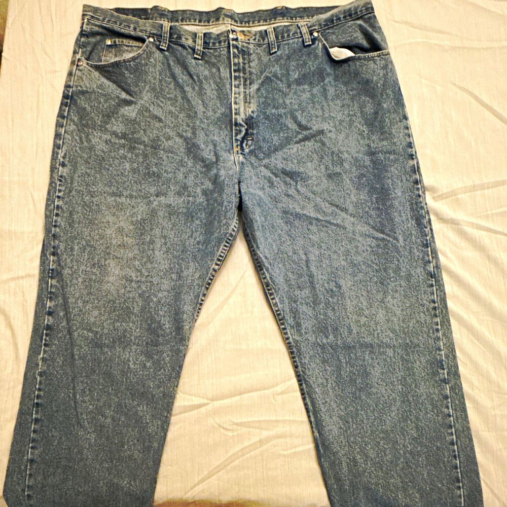 Wrangler Authentic Jeans Men's Blue Denim Relaxed Fit Medium Wash style 46X30
